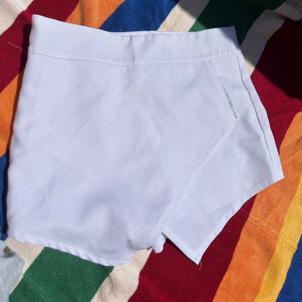 Asymmetrical skort